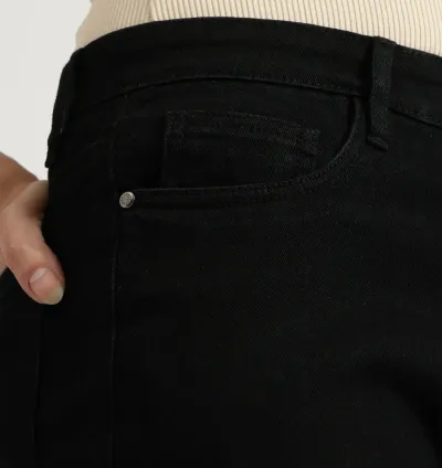 Straight Fit Jeans - Black